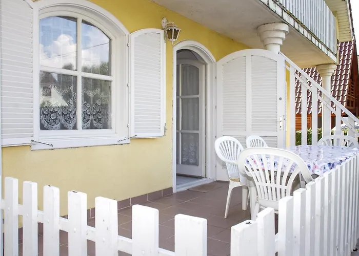 Familia Nyaralo 47 Ferienhaus Balatonmáriafürdő